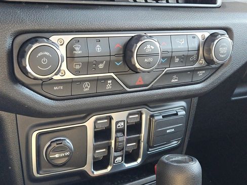 New 2026 Jeep Gladiator Sport image 29