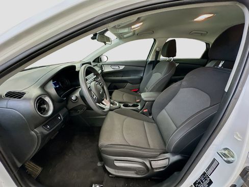 Used 2023 Kia Forte LXS image 13