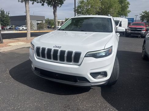 Used 2021 Jeep Cherokee Latitude Plus AWD/4WD image 2