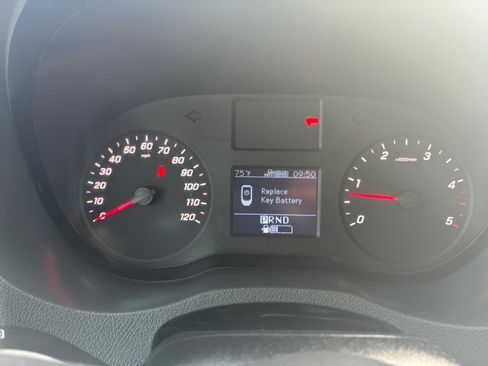 Used 2021 Mercedes-Benz Sprinter 2500 image 13