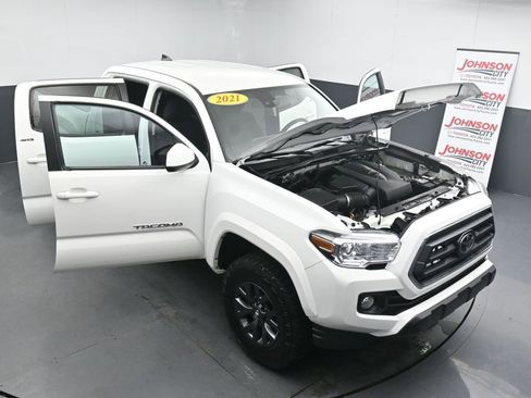 Used 2021 Toyota Tacoma SR5 image 39