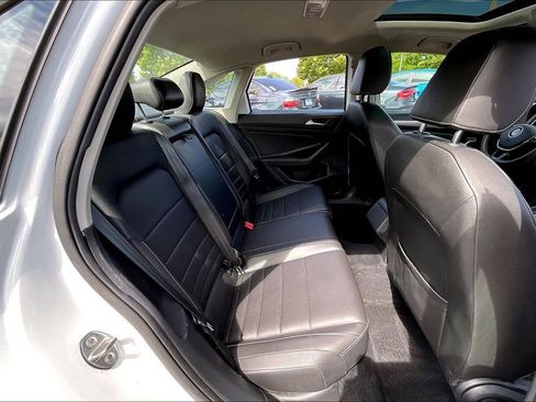 Used 2021 Volkswagen Jetta SE FWD image 30