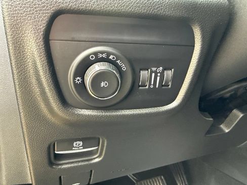 Used 2024 Jeep Grand Cherokee L Limited AWD/4WD image 21