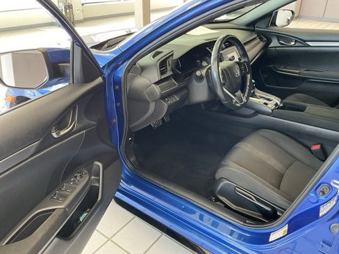 Used 2018 Honda Civic Sport image 9