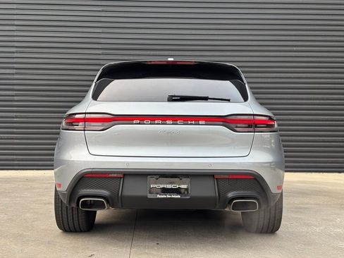 Certified 2025 Porsche Macan image 6