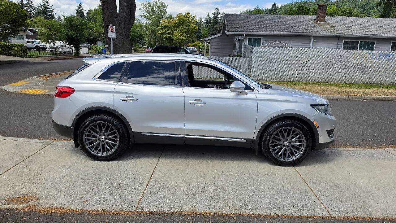 Used 2016 Lincoln MKX Reserve w/ Luxury Package AWD/4WD image 4