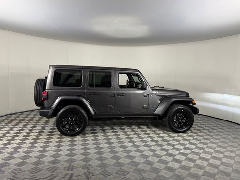 Used 2025 Jeep Wrangler Unlimited Sahara w/ Safety Group AWD/4WD image 5