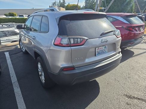 Used 2020 Jeep Cherokee Latitude w/ Cold Weather Group AWD/4WD image 4
