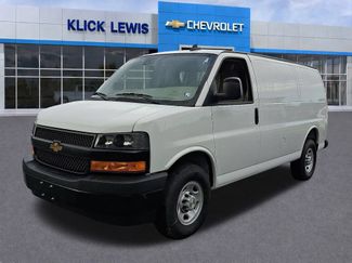 New 2025 Chevrolet Express 3500 w/ Driver Convenience Package RWD video 2
