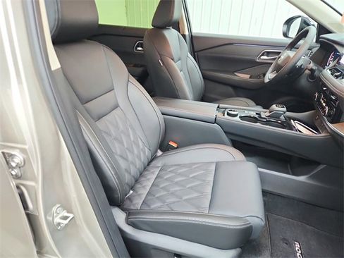 New 2026 Nissan Rogue Platinum image 39
