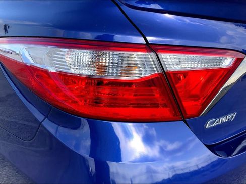 Used 2015 Toyota Camry SE FWD image 28
