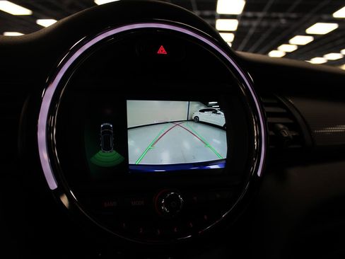 Used 2019 MINI Cooper 4-Door Hardtop image 19