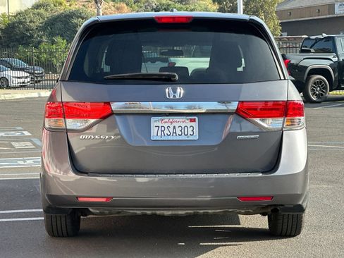 Used 2016 Honda Odyssey SE image 4