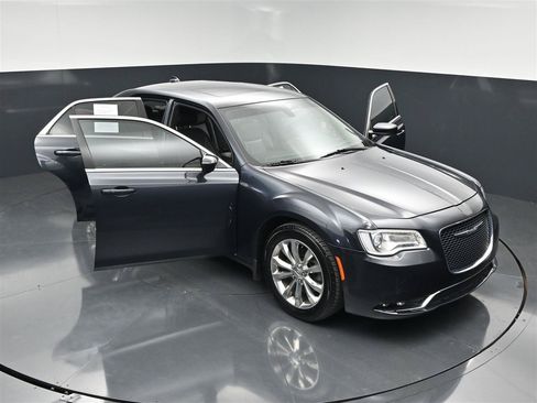 Used 2017 Chrysler 300 Limited w/ Value Package AWD/4WD image 34