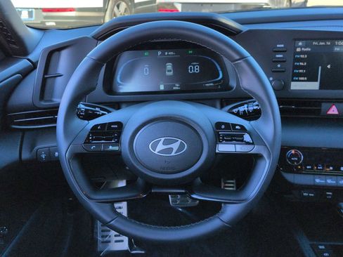 Used 2025 Hyundai Elantra Sport image 23