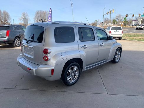 Used 2008 Chevrolet HHR LT image 7