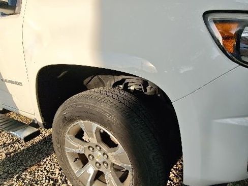 Used 2019 Chevrolet Colorado Z71 AWD/4WD image 22