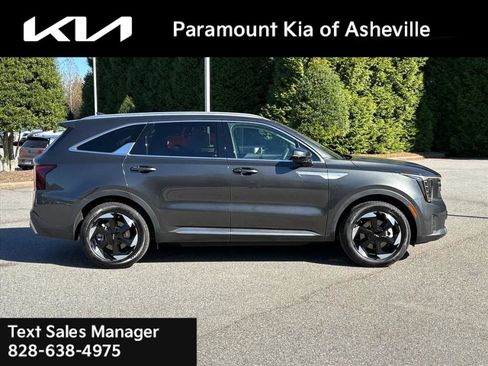 Used 2025 Kia Sorento EX image 6