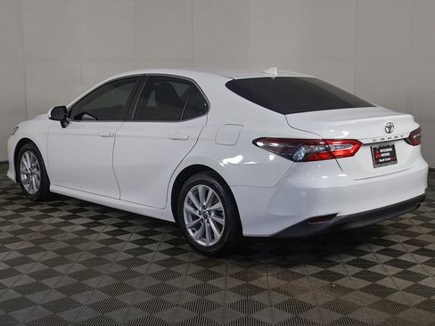 Used 2021 Toyota Camry LE image 6