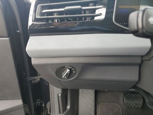 New 2025 Volkswagen Jetta SE image 25