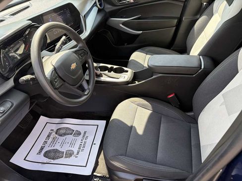 Used 2024 Chevrolet Trax LS FWD image 10