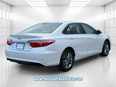 Used 2017 Toyota Camry SE FWD image 5