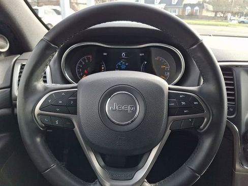 Used 2021 Jeep Grand Cherokee Laredo image 18