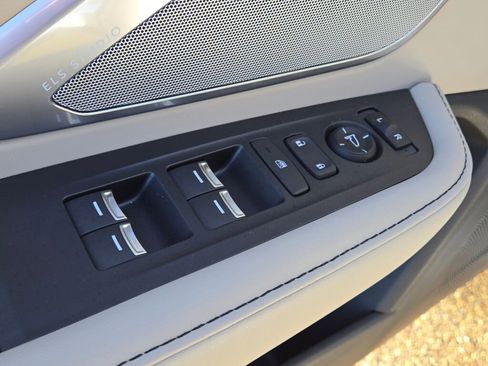 Used 2025 Acura RDX w/ Technology Package image 27