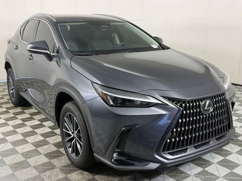 Used 2025 Lexus NX 250 FWD w/ Towing Package (2000 Lbs) image 11