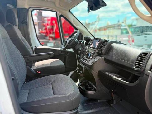 Used 2025 RAM ProMaster 2500 w/ U-Haul Equipment Group FWD image 16