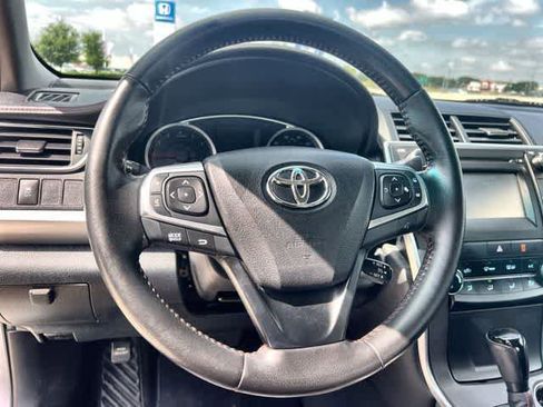 Used 2016 Toyota Camry SE FWD image 17