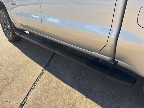 Used 2022 Chevrolet Silverado 1500 RST image 11