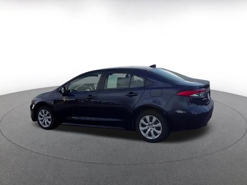 Used 2025 Toyota Corolla LE image 11