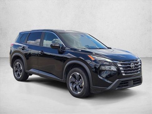 Used 2025 Nissan Rogue SV FWD image 3
