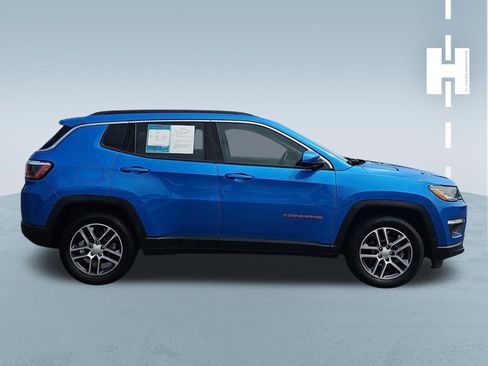 Used 2019 Jeep Compass Latitude w/ Popular Equipment Group FWD image 3