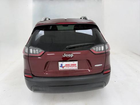 Used 2021 Jeep Cherokee Latitude FWD image 19