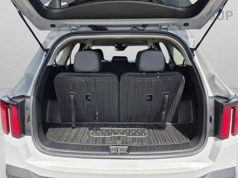 Used 2025 Kia Sorento S FWD image 28