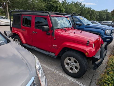 Used 2015 Jeep Wrangler Unlimited Sahara w/ Connectivity Group AWD/4WD image 1