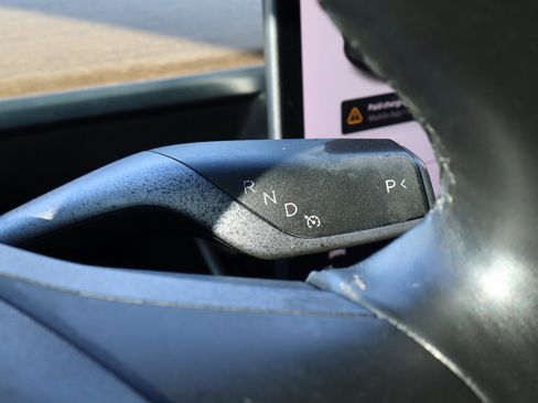 Used 2019 Tesla Model 3 Performance image 22