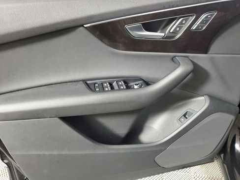 Used 2023 Audi Q7 2.0T Premium w/ Convenience Package image 19