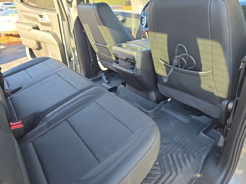 Used 2024 Chevrolet Silverado 1500 LT Trail Boss w/ Convenience Package II image 11