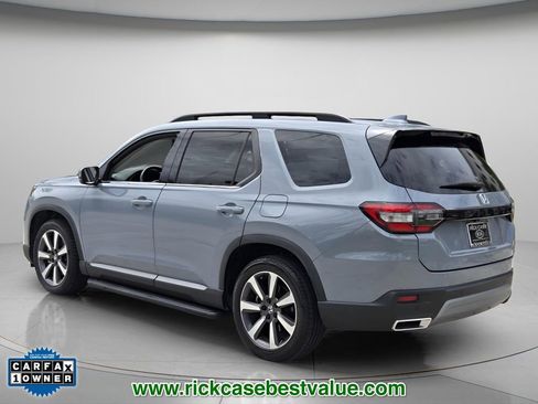 Used 2023 Honda Pilot Touring image 8
