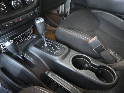 Used 2014 Jeep Wrangler Unlimited Sahara w/ Connectivity Group image 29