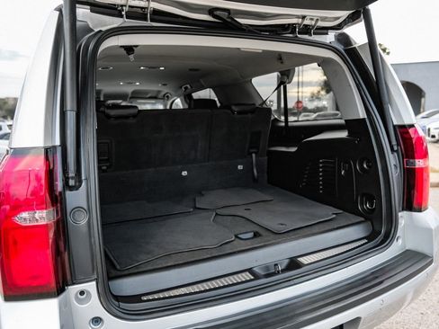 Used 2018 Chevrolet Suburban LT image 56