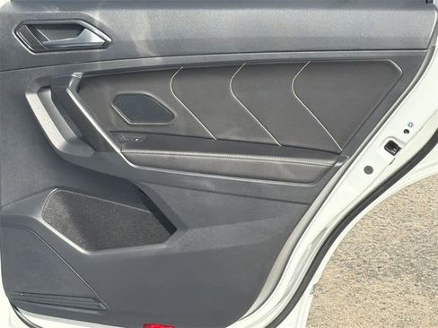 Used 2022 Volkswagen Tiguan SEL R-Line image 15