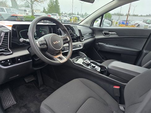 Used 2023 Kia Sportage LX image 11