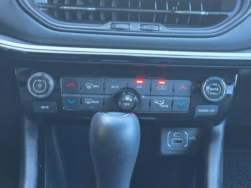 Used 2023 Jeep Compass Trailhawk image 15