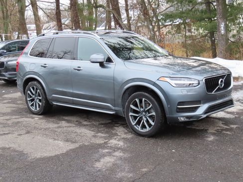 Used 2018 Volvo XC90 T6 Momentum w/ Convenience Package image 7