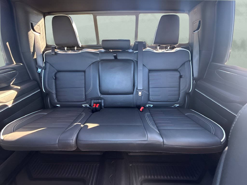Used 2025 GMC Sierra 2500 AT4X AWD/4WD image 12