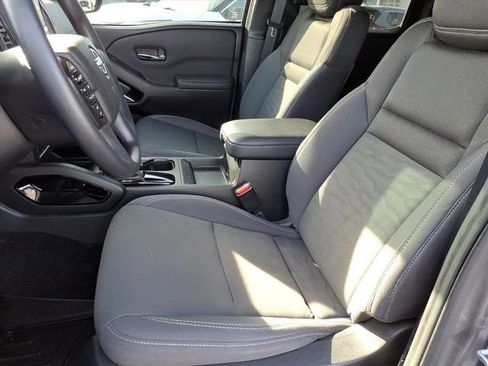 Used 2023 Nissan Frontier SV w/ Midnight Edition Package image 11